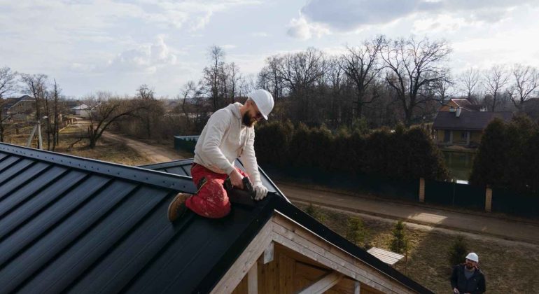 How Much Does Gutter Cleaning Cost (2)